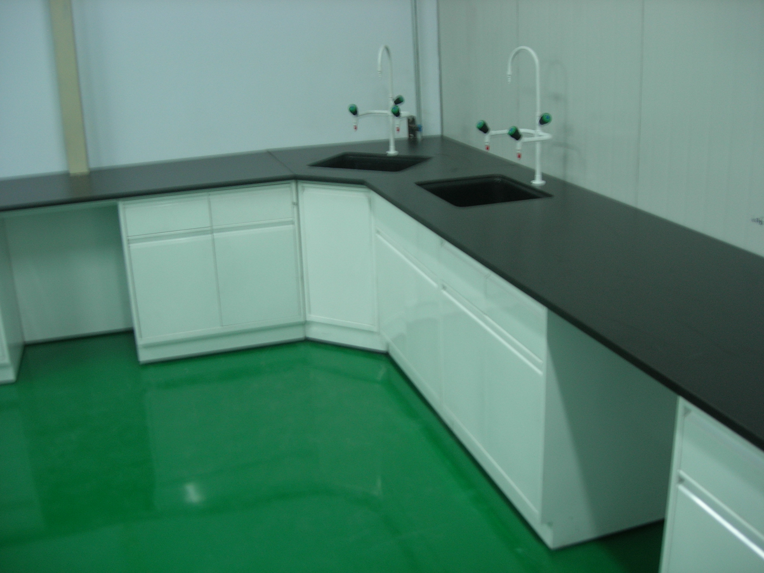 實(shí)驗(yàn)臺(tái)邊臺(tái)