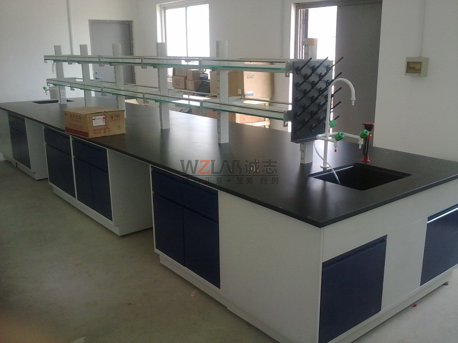 全鋼中央實(shí)驗(yàn)臺(tái) 全鋼中央實(shí)驗(yàn)臺(tái)