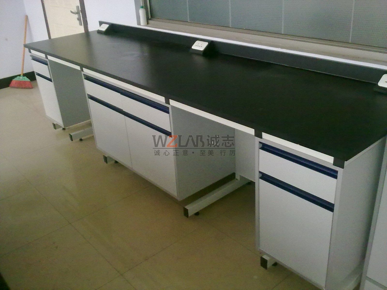 藍(lán)森環(huán)保公司實(shí)驗(yàn)臺(tái)安裝項(xiàng)目