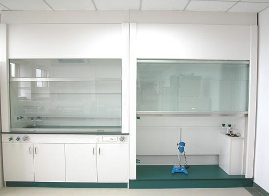 萬向抽氣罩和通風柜的選擇對比 