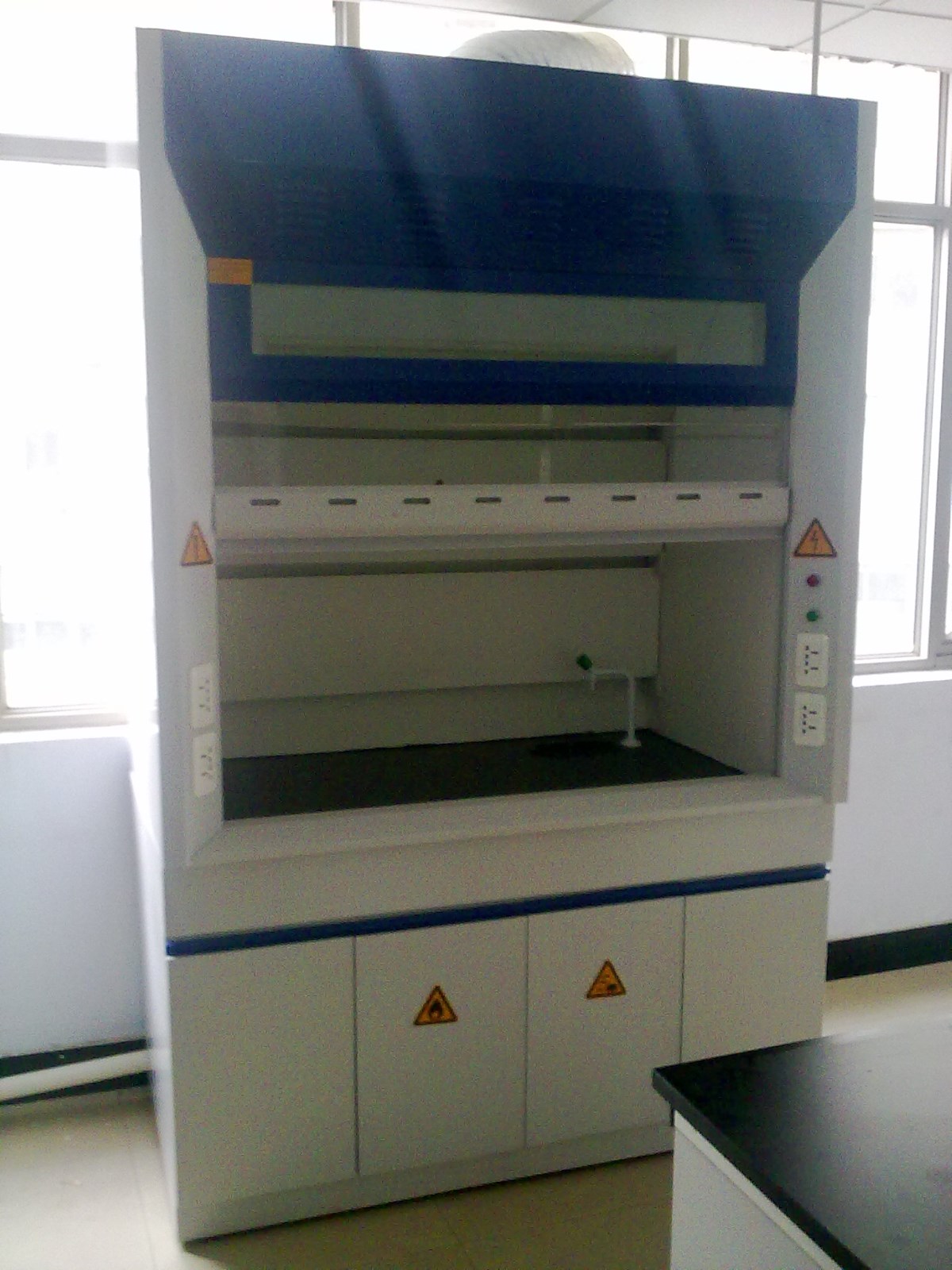 通風(fēng)柜 通風(fēng)柜